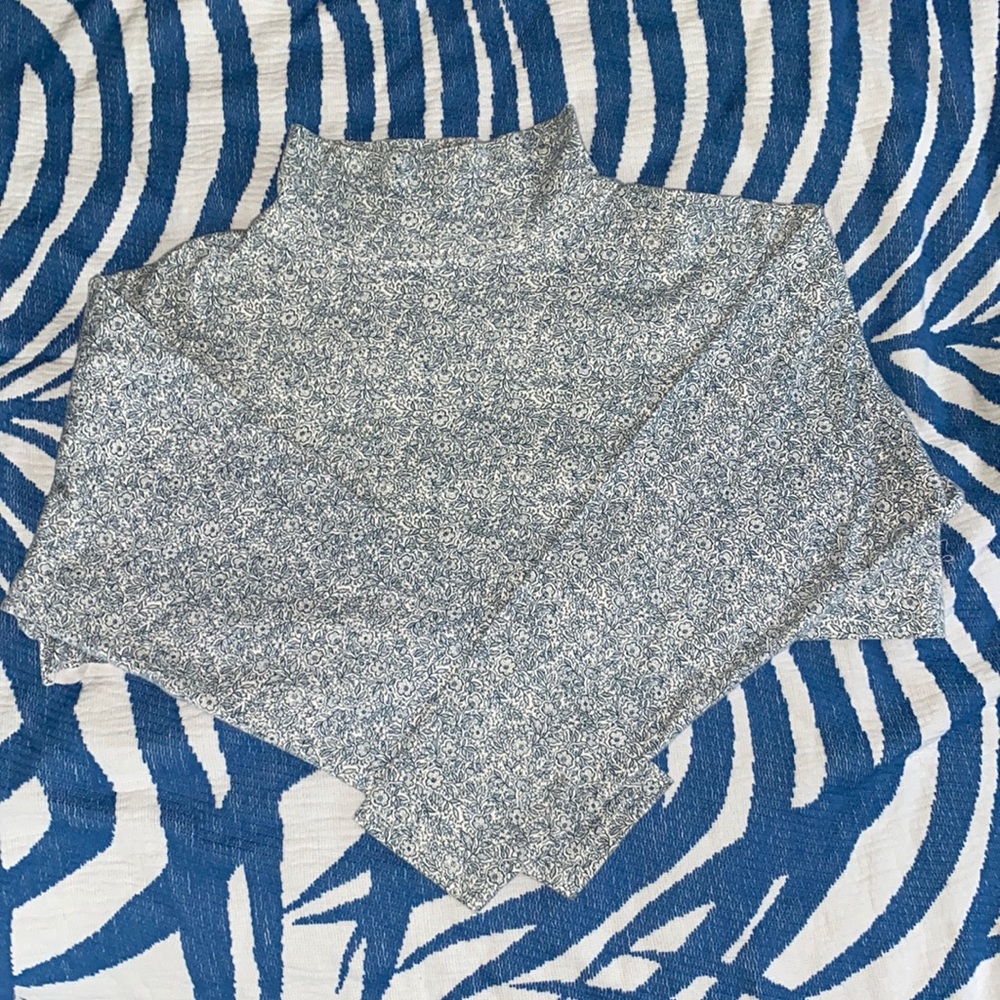 FLORAL CROP MOCK NECK